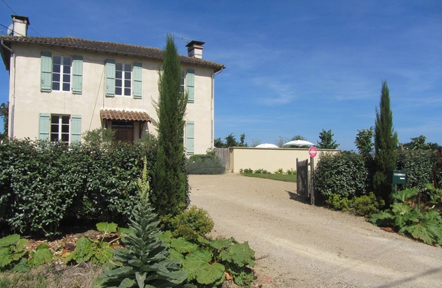cozy holiday home, heated pool, extra large beds, 4 bedrooms 4 bath