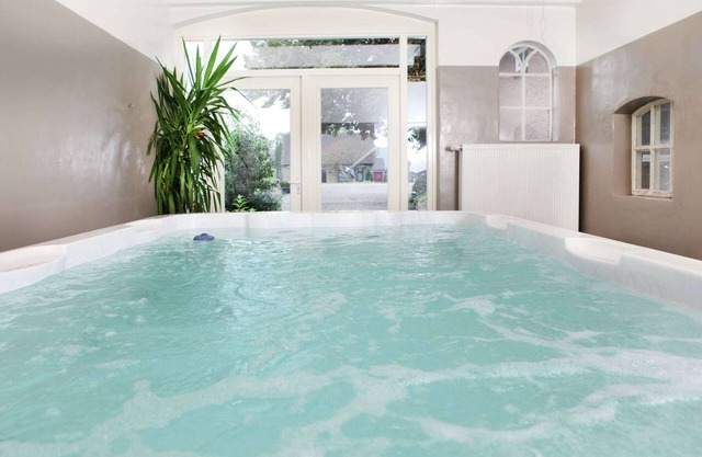 Cozy Holiday Home in Olst-Wijhe with Sauna and swimming pool