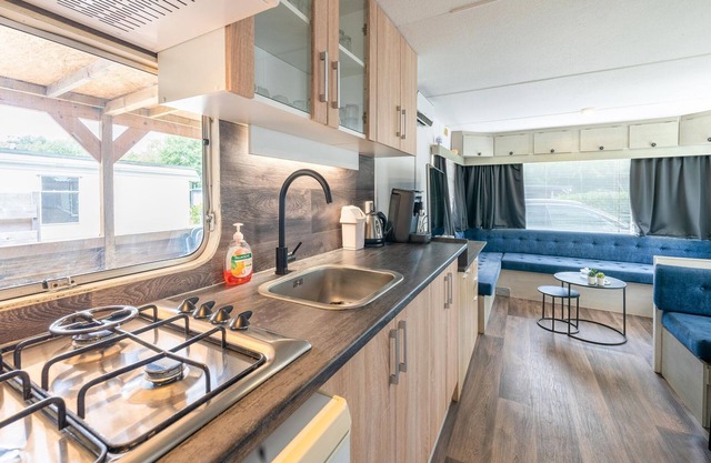 Cozy holiday home near Giethoorn with garden