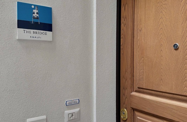 Cozy home in a historic building in the heart of Amalfi, steps from the sea