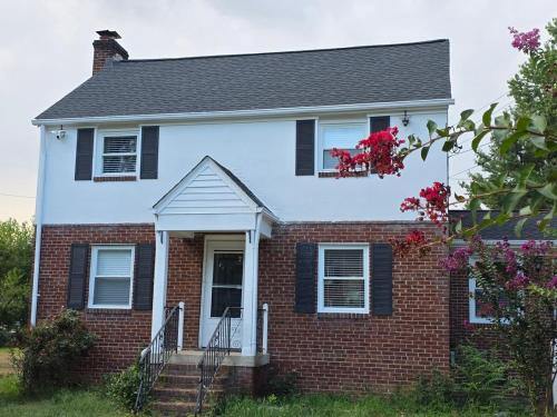 Cozy Home in Alexandria