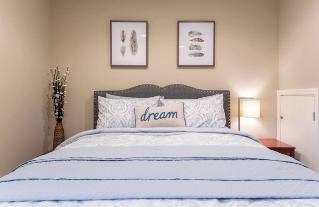 Cozy Home in GTown! Close to Churchill Downs, UL & KY EXPO CTR! Priv Parking!