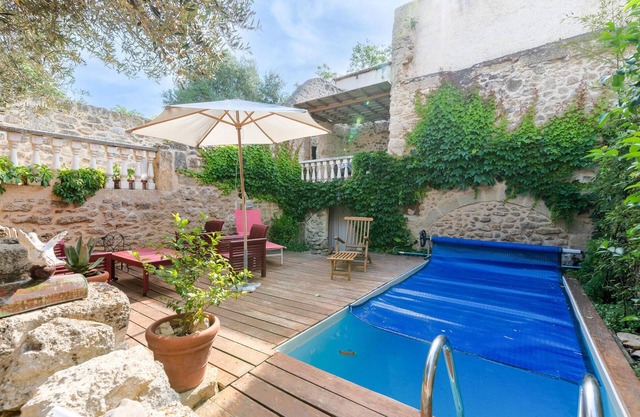 Cozy home in MONTBAZIN with WiFi