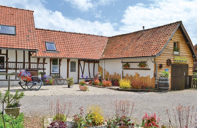 Cozy home in Senlecques with WiFi