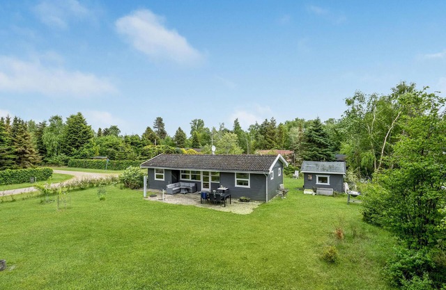 Cozy home in Væggerløse with WiFi