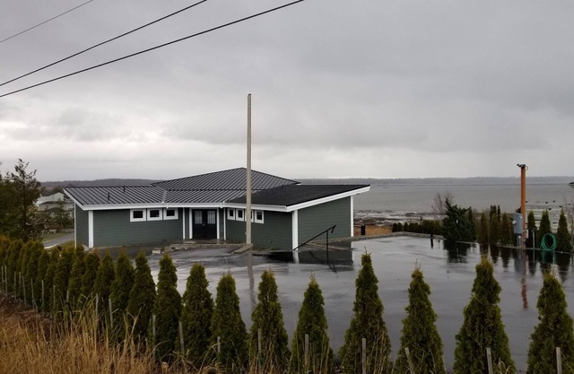 Cozy Home with views of the San Juan's, Mt Baker, Salish Sea & Lummi Island