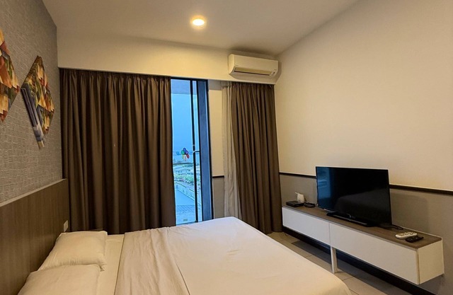 Cozy hotel suite in Port Dickson with Seaview and 2 mins walk to the beach