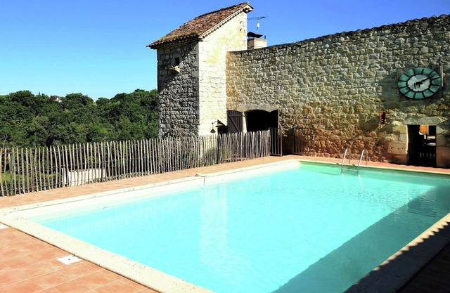 Cozy House in Lot with Pool and Terrace