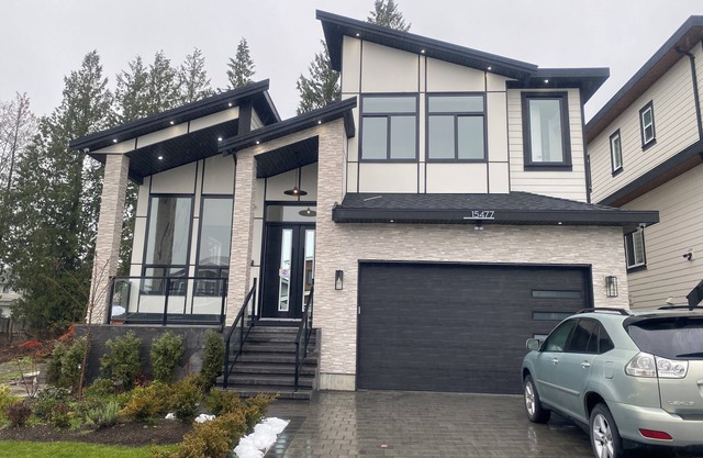 Cozy house in wonderful Surrey with WiFi, AC