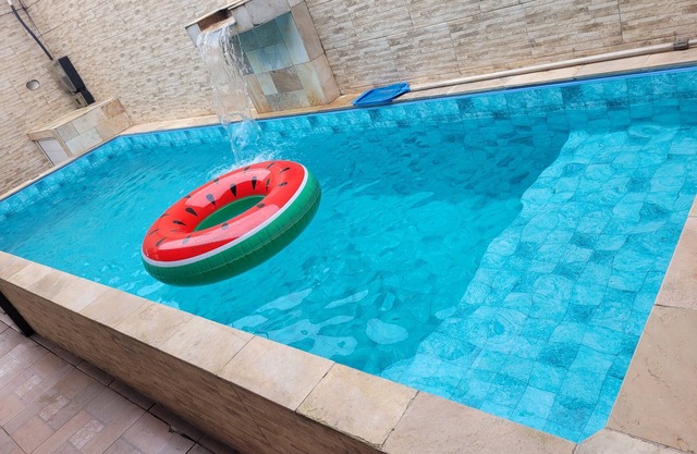 Cozy house with pool