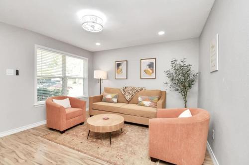 Cozy Houston Haven-Near Downtown & NRG