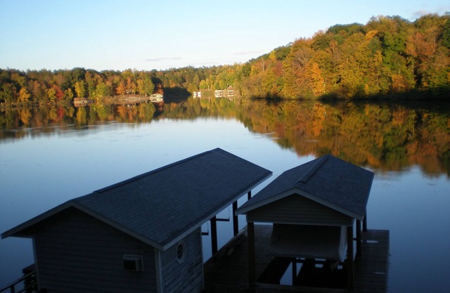 Cozy Hyco Lake Cottage
