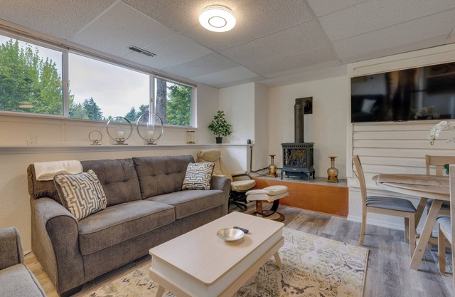 Cozy Kenmore Vacation Rental w/Shared Hot Tub!