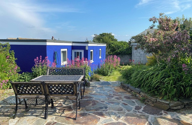 Cozy little bungalow - the perfect base for a beach/surfing holiday for 4 people