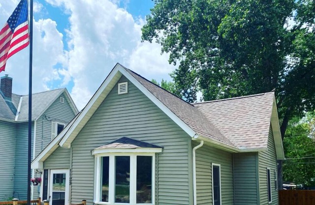 Cozy Lodge Theme Home in Beautiful Hudson, WI
