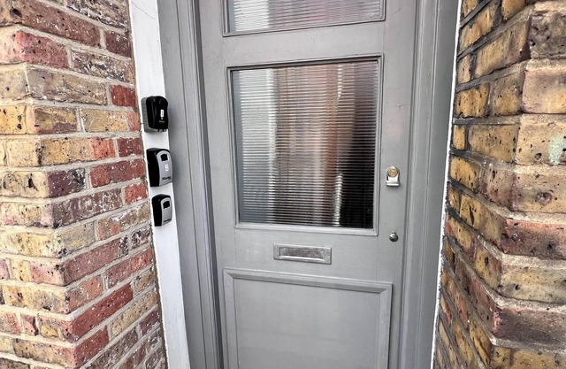 Cozy London Apartment with Great Location