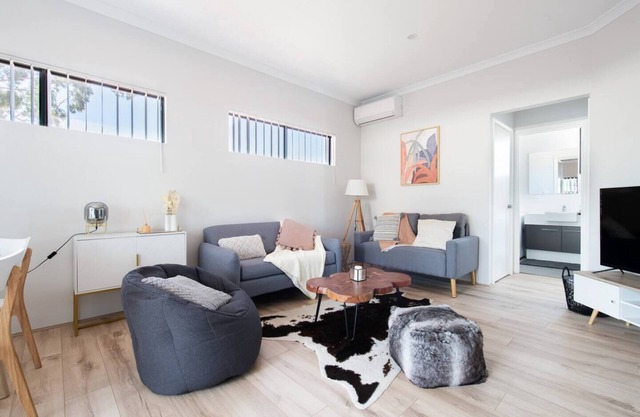 Cozy Lovely 2bdrm walk to river