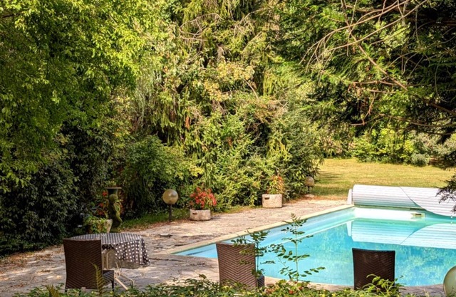Cozy micro apartment in natural shaded park of the Perigord Noir nearby Le Bugue