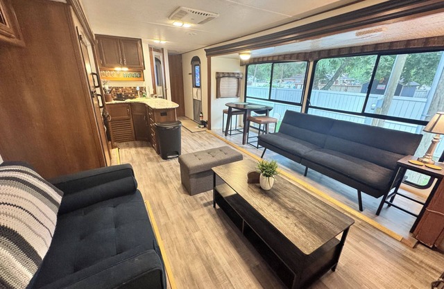 Cozy mobile home in charming Moncks Corner