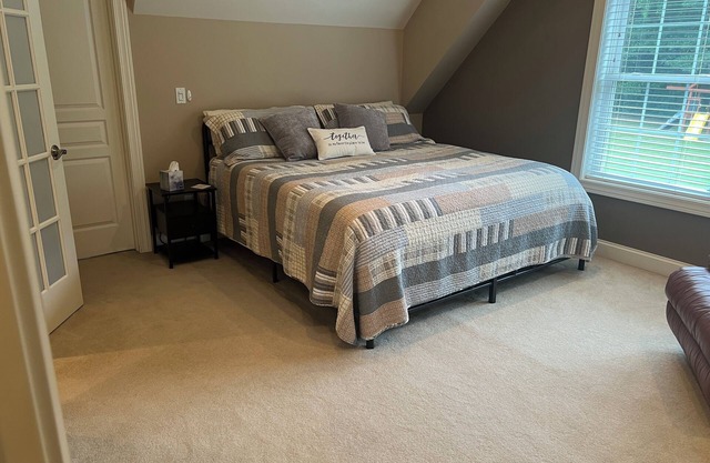 Cozy modern apartment in a rural setting but 10 minutes from everything!