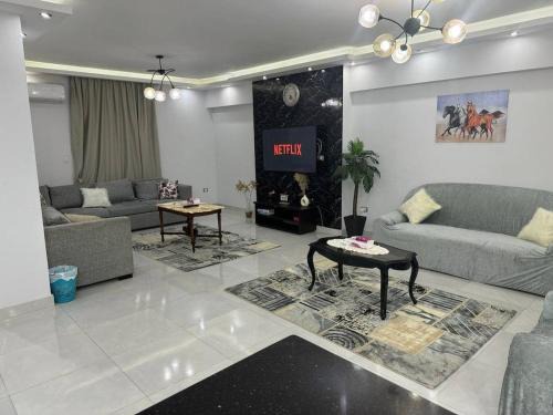 Cozy Modern Apartment In El-Nozha