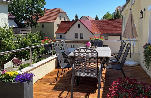 Cozy, modern vacation apartment near Dresden, large terrace & outdoor pool in the village