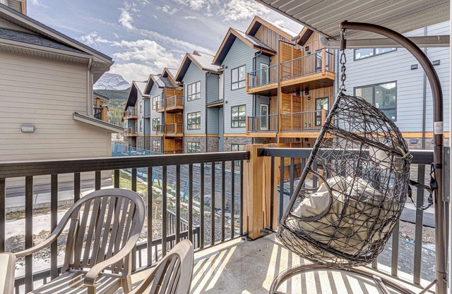 Cozy Mountain Getaway, 2BR, 1200SQFT, Hot Tub
