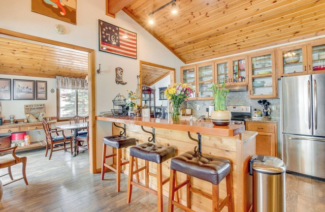 Cozy Mountain Home on 10 Acres w/Fire Pit + Games