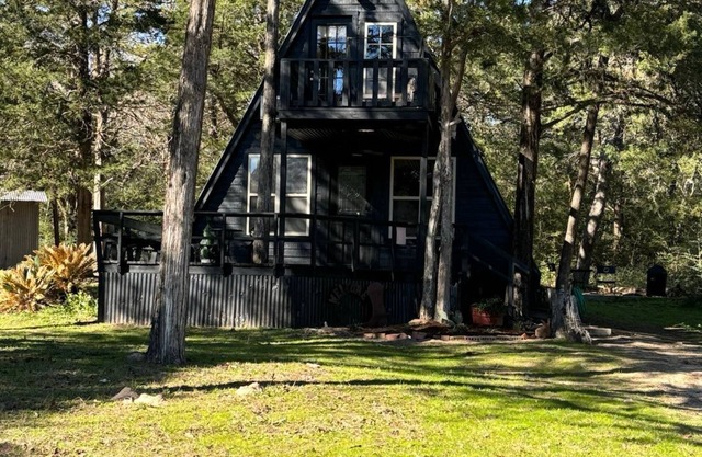 Cozy nature cabin in charming New Ulm with AC