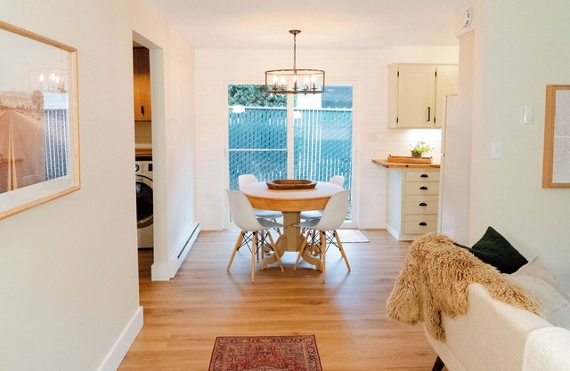 Cozy Newly Remodeled Duplex