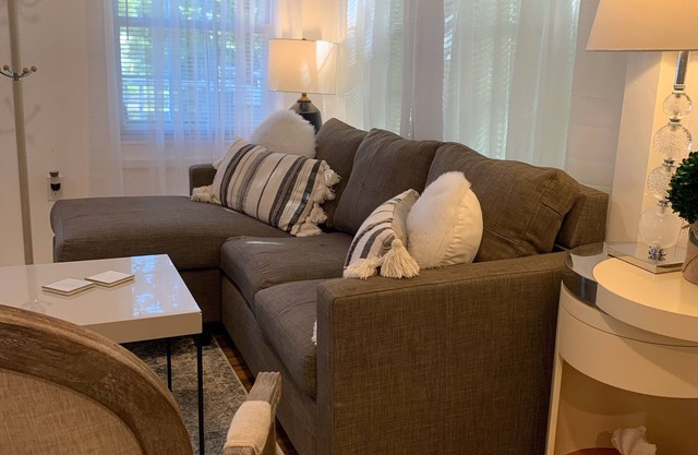 COZY,Newly renovated,West Shores ,short walk to Nasons Beach 🏖🏠