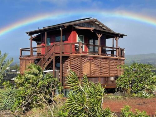 COZY OFF GRID LAVA HOME - 2 Stories, Ocean View