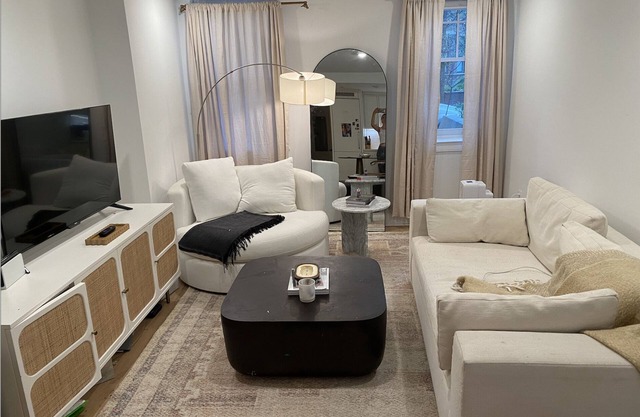 Cozy One-Bedroom in the Heart of Woodley Park, D.C. - 2 Month Rental!