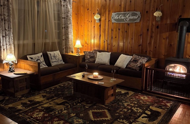 Cozy Pine Cabin in the heart of the Poconos.