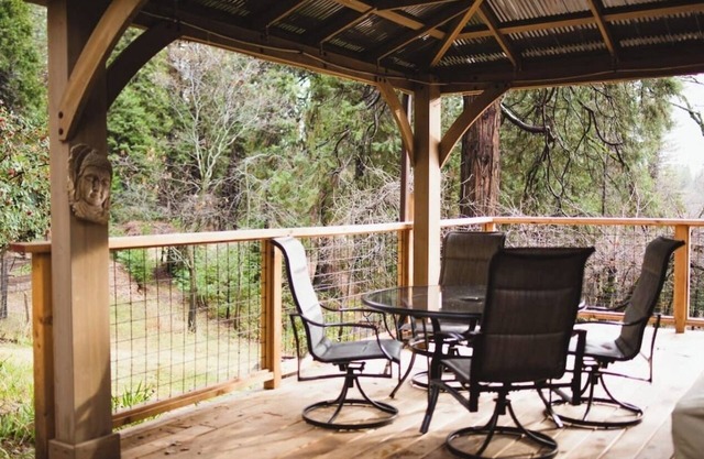 Cozy, Private House With Hot Tub on 2 Acres