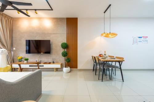 Cozy&RelaxHome 50m2Kepong Lake with Hill View in Kuala Lumpur
