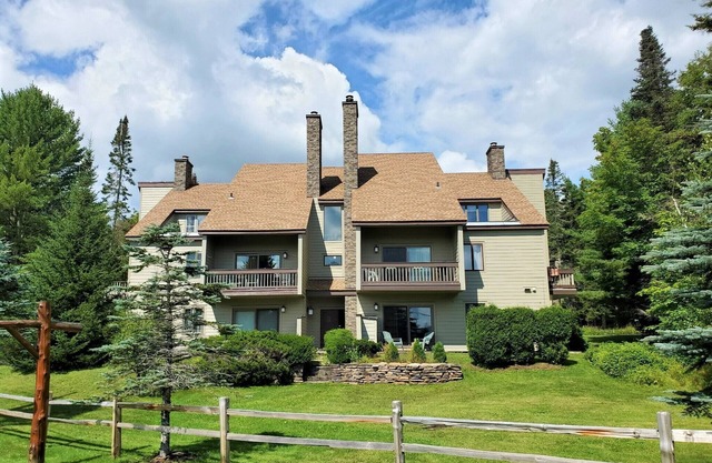 Cozy, relaxing condo overlooking Whiteface Club Resort near Jackrabbit trail.