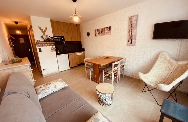 Cozy Renovated Studio with Balcony, Garage, and Mountain Views in La Clusaz