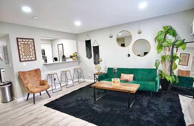Cozy Retreat Near Attractions!
