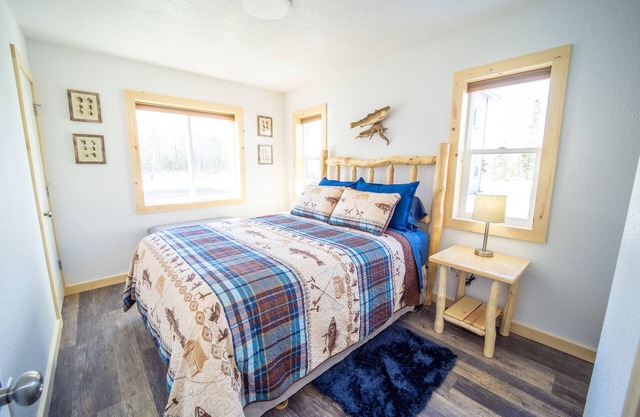 Cozy retreat near Kenai Rvr-2Q&1F bed-w/loft #2