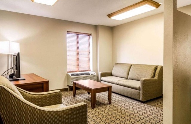 Cozy Retreat Near Pittsburgh & Local Attractions