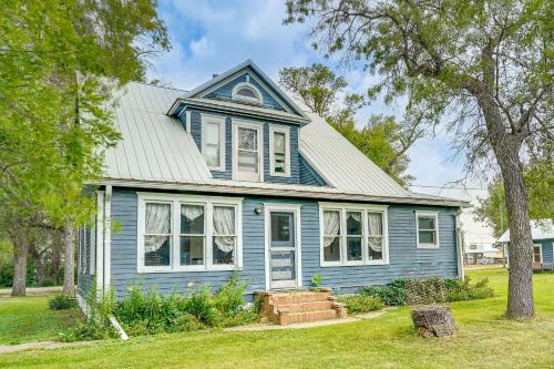 Cozy Rural Hideaway in McIntosh County!