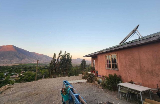 Cozy Self-sustainable Cabin with beautiful views of the Elqui Valley,Pet Friend