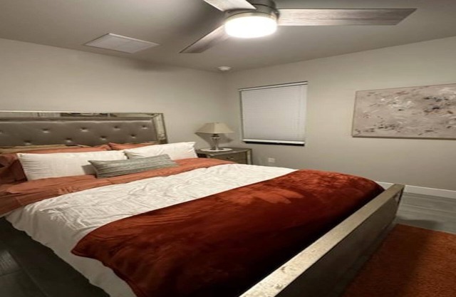 COZY SHARED HOUSE: PRIVATE 1 BEDROOM, 1 BATH, OFFICE/STUDY-WEEKLEY STAYS WELCOME