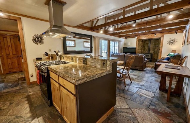 Cozy, smoke-free, 2 BD 2 BA home, 6 adult MAX, 6 SHARC passes, steps to village
