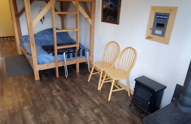 Cozy Squirrels Nest Cabin - Kasilof