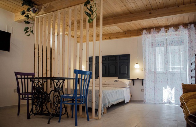 Cozy studio apartment within walking distance of the Archaeological Excavations of Pompeii