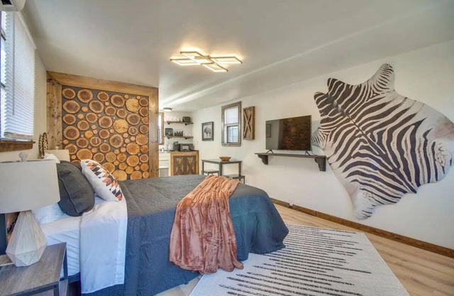 Cozy Studio Cabin! Close to Downtown Siloam Springs