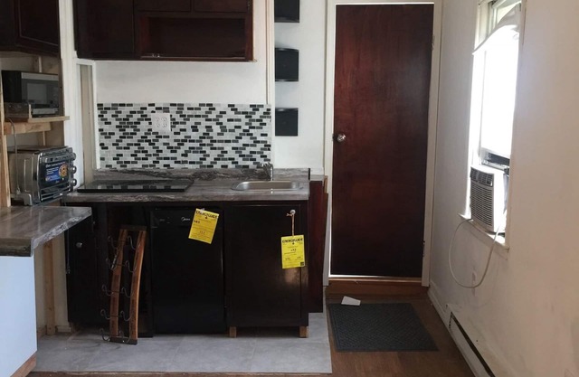 Cozy Studio Near Rockaway Beach Come enjoy the ocean as desired !
