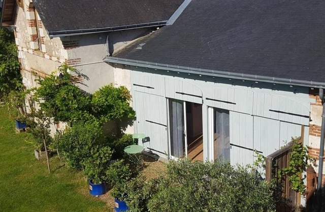 Cozy Studio with Shared Garden, Near Abbey, Close to Attractions